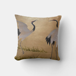 Snö White Herons on Shimmering Guld Chinoiserie Kudde