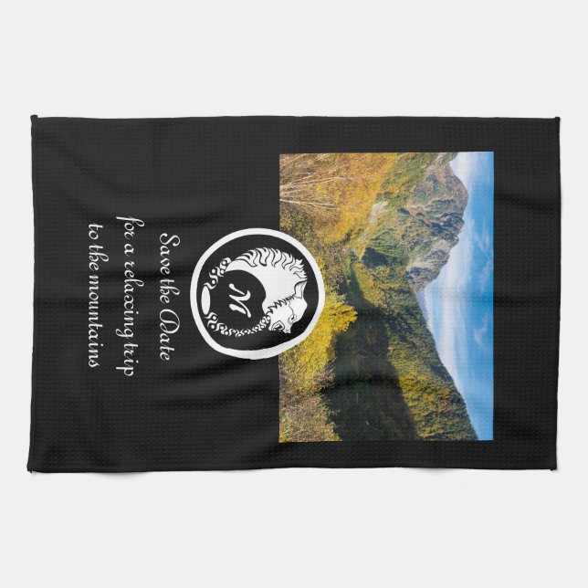 Snö White Varg Silhouette Laurel Monogram Photo Kökshandduk (Horisontell)