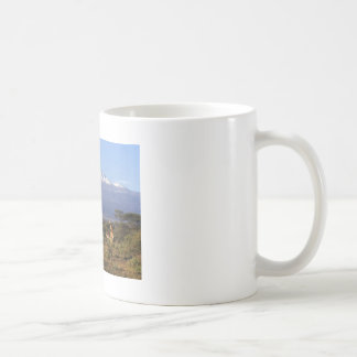 Snöar av den Kilimanjaro muggen Kaffemugg