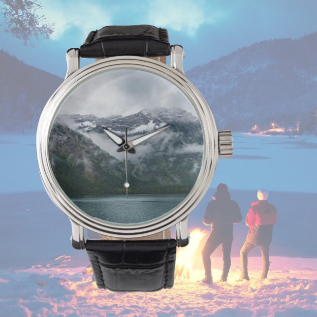 Snöberg i dimman på Plansee sjö Armbandsur (Skapare uppladdad)