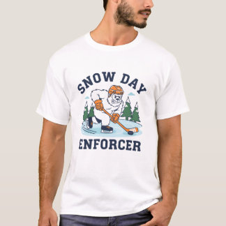 Snödag Enforcer Abominable Snöman Hockeyspelare T Shirt