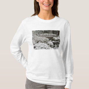 Snöfall i Portland Japanska trädgården, T Shirt
