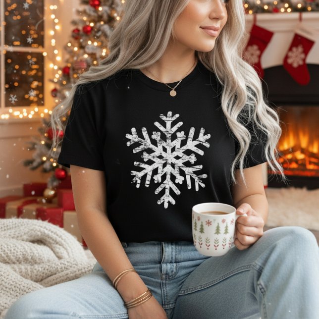 Snöflinga Vinter Jul Distressed T Shirt (Distressed snowflake design on classic black. Minimalist winter & holiday style for snow lovers! ❄)