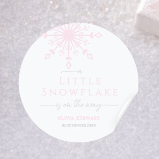 Snöflingan är på väg Vinter Baby Shower Runt Klistermärke