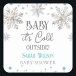 Snöflingor Baby är kallet utanför babyduschen Fyrkantigt Klistermärke<br><div class="desc">Vit-färgen Snöflingor Baby är kallet utanför temat för babyskor på vintern. Enkel att anpassa.</div>