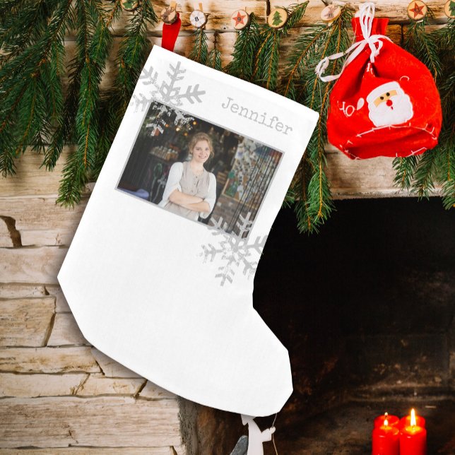Snöflingor, Julfoto White Distress Liten Julstrumpa (Distressed Rustic Snowflake design that can be personalized with a  photo and name monogram.)