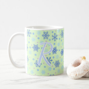 Snöflingor Pastel Grönt Elegant Script Monogram Kaffemugg