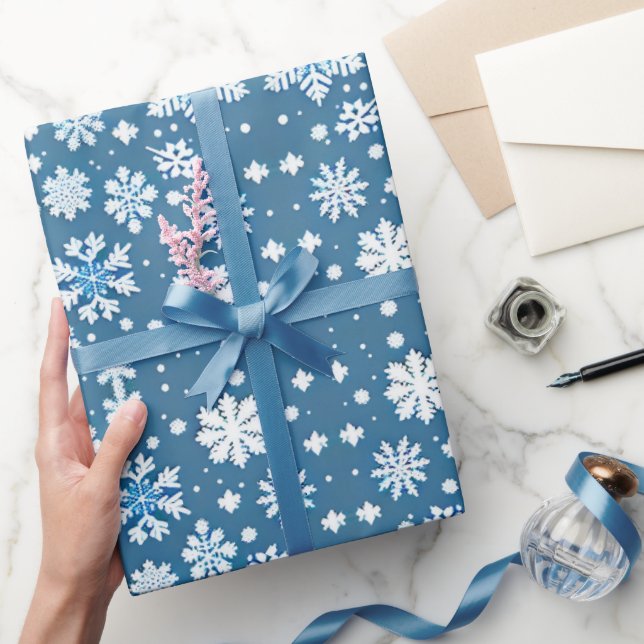 Snöflingor som upprepar blått mönster presentpapper (Gifting)