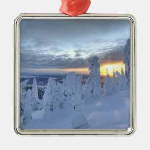 Snögraver vid solnedgång på Whitefish Mountain Julgransprydnad Metall