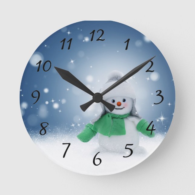 Snögubbe med grönt scarf rund klocka (Framsida)