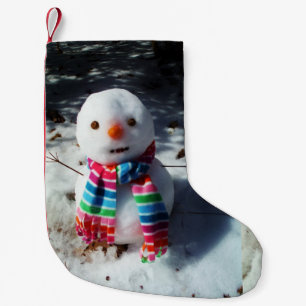Snögubbe med Regnbåge Scarf Snögubbe med Regnbåge Liten Julstrumpa