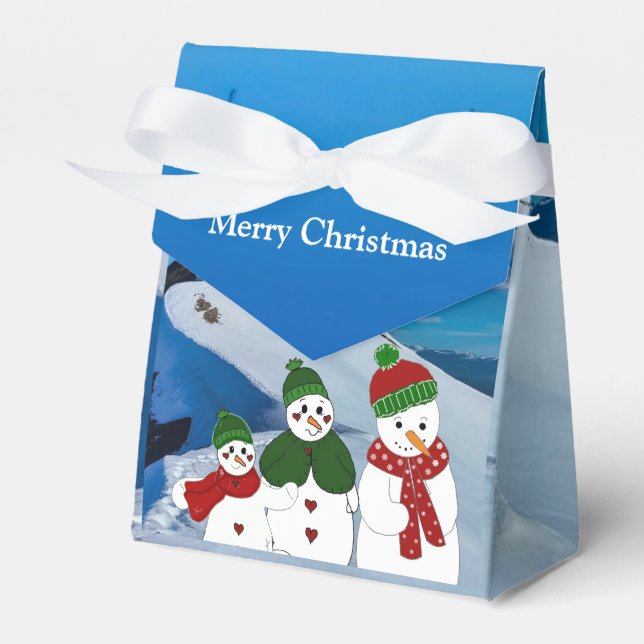 Snöig Berg Med Snömannen Favoritlåda Presentaskar (Framsidan Sidan)