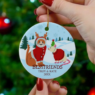 Snöig jul med vänner – Katt och råtta firar högtid Julgransprydnad Keramik