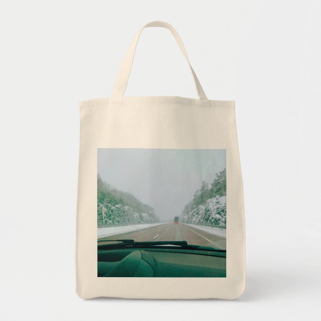 Snöig svensk road trip tygkasse (Framsidan)
