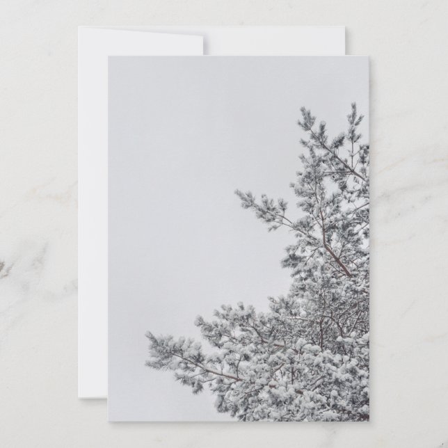 Snöig tall, skandinavisk julestil julkort (Framsida)