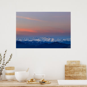 Snöiga berg med magisk himmel poster