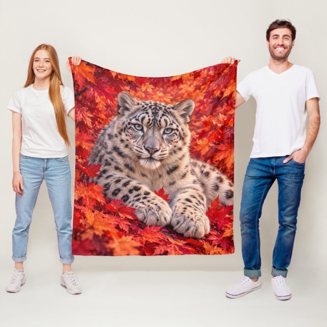 Snöleopard bland höstlönnblad – Wildlife Art Fleecefilt (På plats)