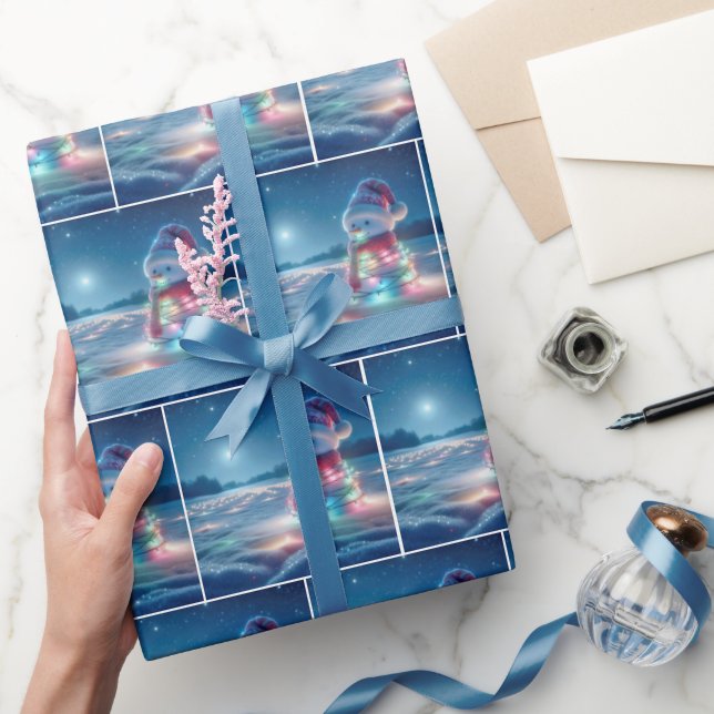 Snöman intrasslad i lysande julgransbelysning presentpapper (Gifting)