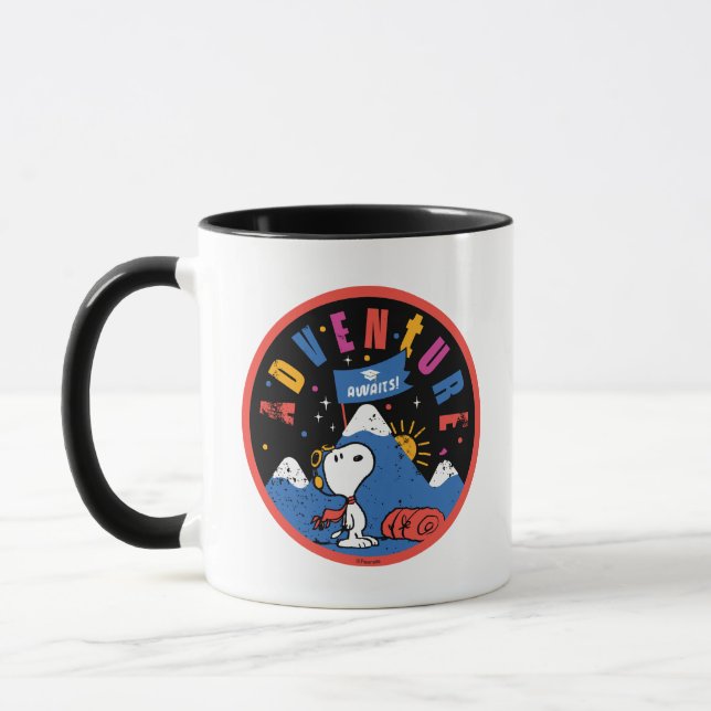 Snoopy Äventyr Väntar Examen Bergsdesign Mugg (Vänster)