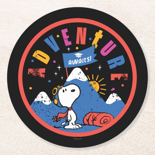 Snoopy Äventyr Väntar Examen Bergsdesign Underlägg Papper Rund (Framsidan)