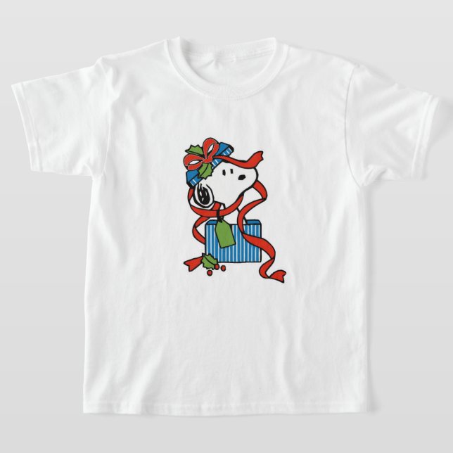 snoopy christmas present t shirt (Laydown)