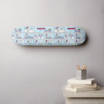 Snoopy & Friends Hockey Game Mini Skateboard Bräda 18,5 Cm<br><div class="desc">Jordnötter, som skapats av Charles M. Schulz, är en berömd tecknad som löpte från 1950 till 2000 och som innehöll ett barnskifte som leddes av den ikoniska karaktären Charlie Brown. Bandet kännetecknas av sina filosofiska och psykologiska undertoner, som ofta utforskar barndoms-, vänskaps- och livets komplexitet genom dess unga personers lins....</div>