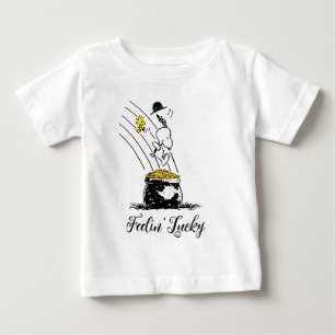 Snoopy Jumping in i Pot of Guld T Shirt