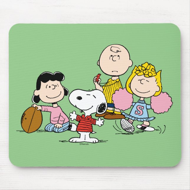 Snoopy och Gang Play Football Musmatta (Framsidan)