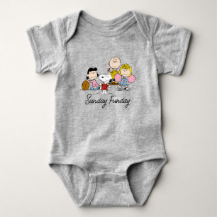 Snoopy och Gang Play Football T Shirt