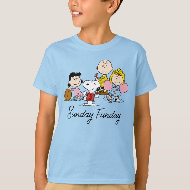 Snoopy och Gang Play Football T Shirt (Framsida)
