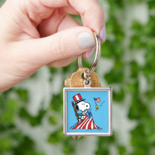 Snoopy Sewing 4:e juli Flagga Fyrkantig Silverfärgad Nyckelring