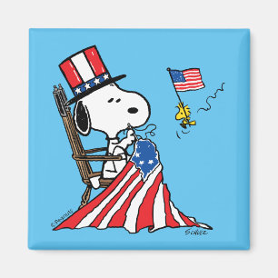 Snoopy Sewing 4:e juli Flagga Magnet