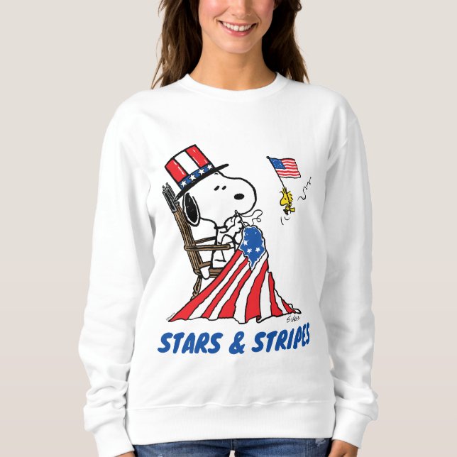 Snoopy Sewing 4:e juli Flagga T Shirt (Framsida)
