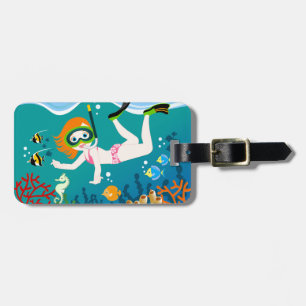 Snorkeling flicka under havet bagagebricka