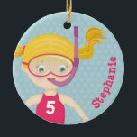 Snorkeling Girl Beach Party Julgransprydnad Keramik<br><div class="desc">Snorkeling Girl Beach Party går in i sommaren med den här roligten under sjösnorkeltemat. Perfekt för party eller stranden party i bassäng eller. Samla dina vänner med den här söta havsdesignen. Ta en titt på motsvarande kontorsmaterial,  presenter och behandlingar.</div>