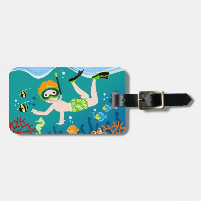 Snorkelpojke under havet bagagebricka (Horisontell Framsida)