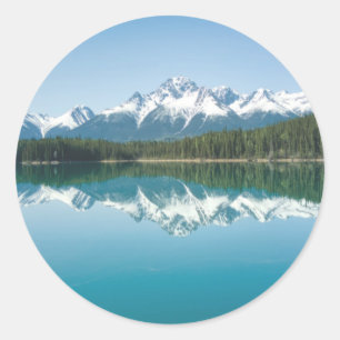 Snötäckt Berg Reflektion Klistermärke