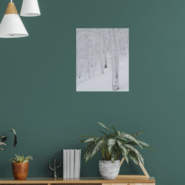 Snötäckt skog vintersaga poster (Vardagsrum 1)