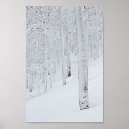 Snötäckt skog vintersaga poster