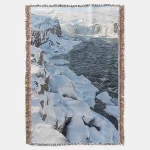 Snötäckt vattenfall Godafoss Filt