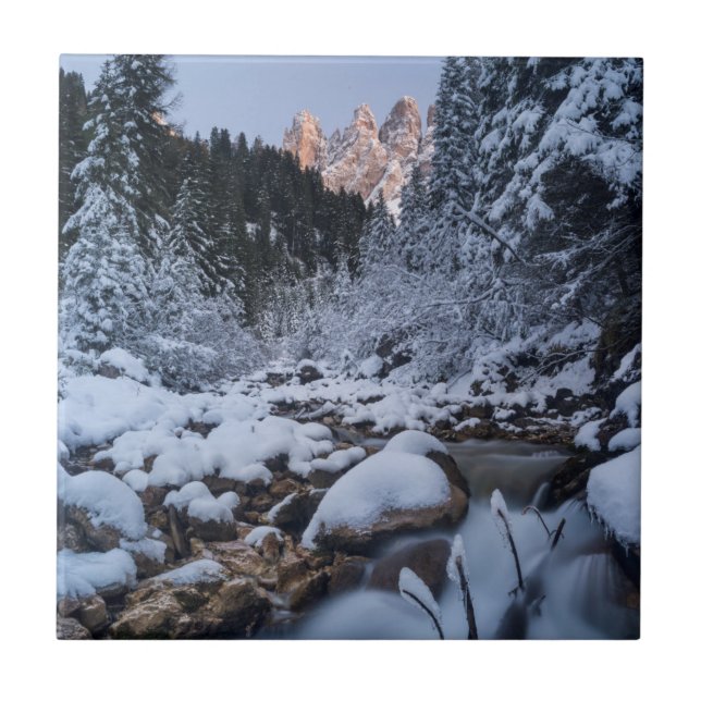 Snötäckta Geisler-bergskedjan Kakelplatta (Framsidan)