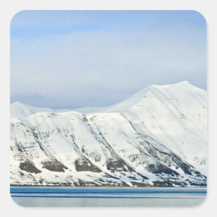 Snötäckta toppar Woodfjord Svalbard 2 Fyrkantigt Klistermärke