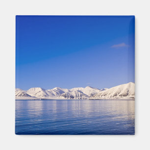 Snötäckta toppar Woodfjord Svalbard Magnet