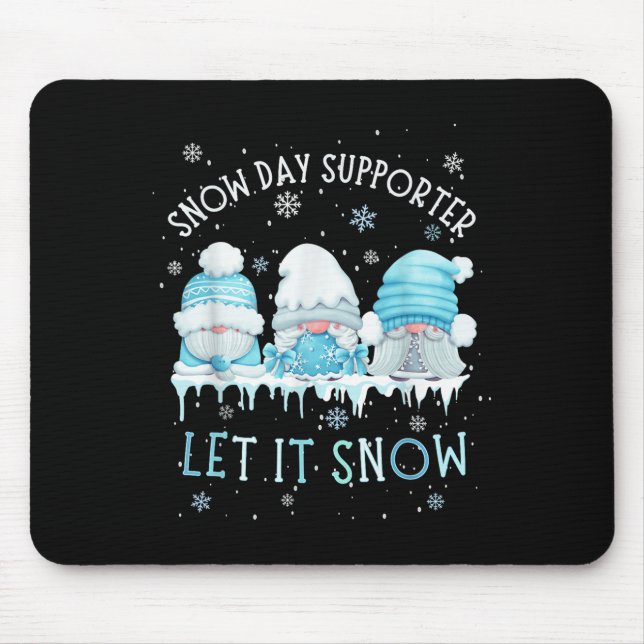 Snow Day Suprter Let It Snow Cute Blue Gnome Xmas  Musmatta (Framsidan)