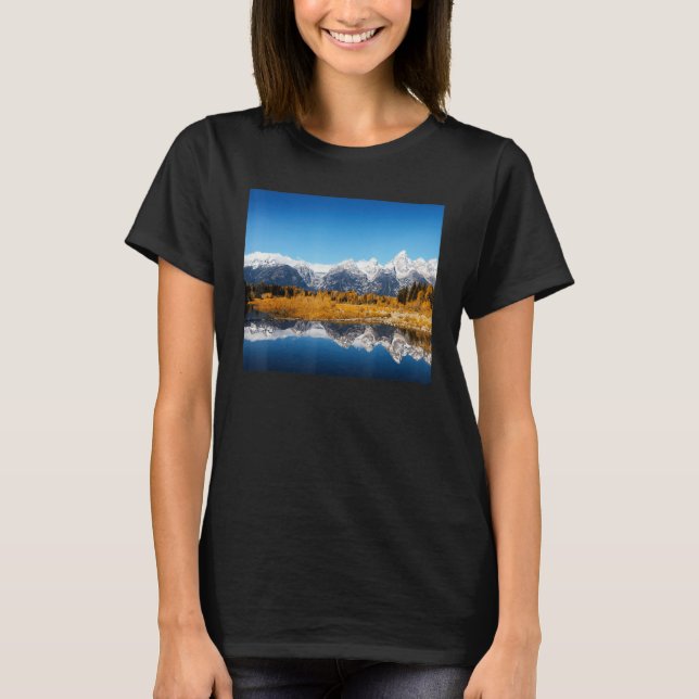 Snow Mountains Water Reflection Grand Teton Nation T Shirt (Framsida)