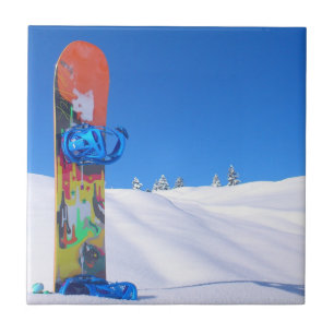 Snowboard i Färska Snö, Blå himmel Kakelplatta