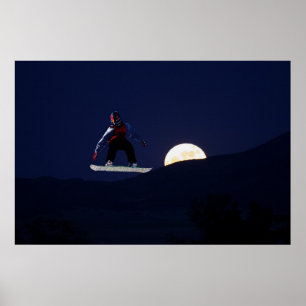Snowboard över fullmåneaffischen poster