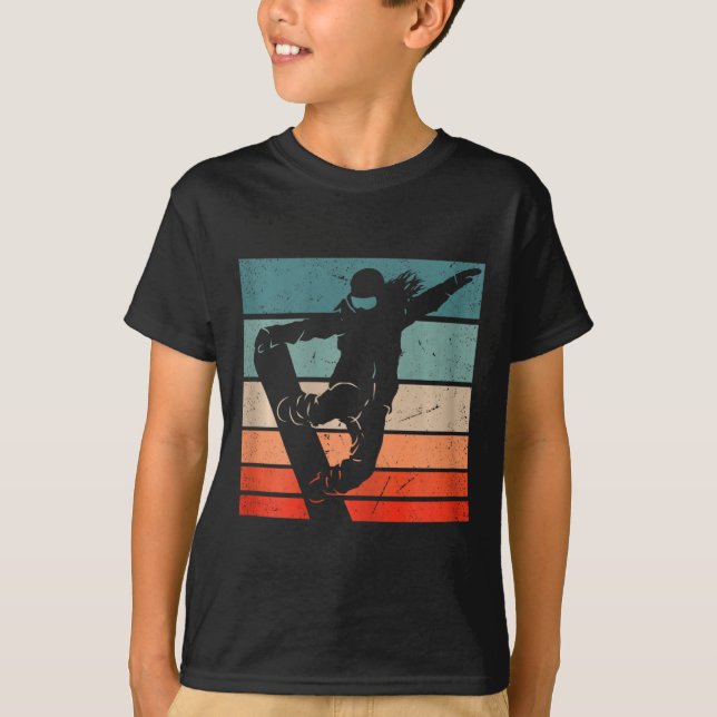 Snowboarder Mountains Ski Slope Retro Snowboarding T Shirt (Framsida)