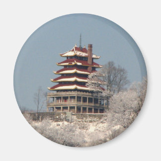 Snowfall på Pagoda Magnet