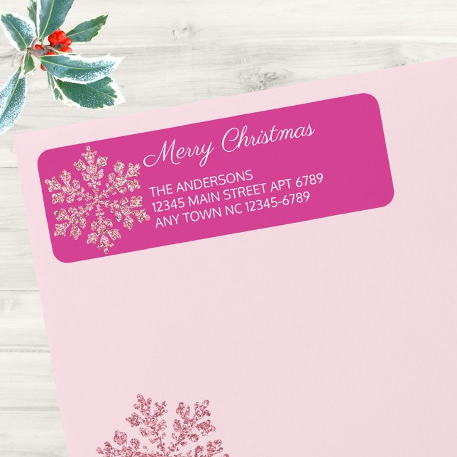 Snowflake Berry Bling Informal Avslappnad jul Returadress Etikett (Add these deep rich pink return address labels to your essential Christmas mailing supplies)